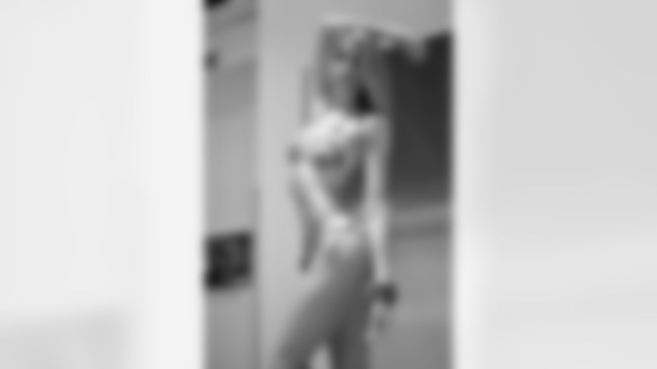 2012 Flight Crew Swimsuit Calendar Casting