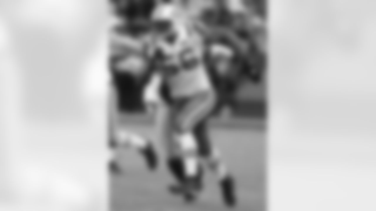 Vernon Gholston Photos