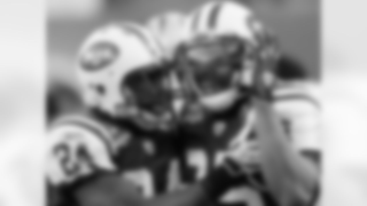 2009 Week 12 Jets vs Panthers Photos