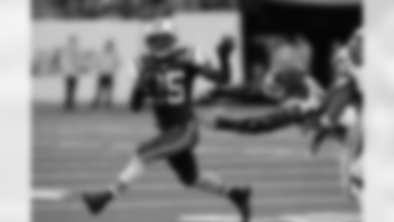Joe Mcknight Photos
