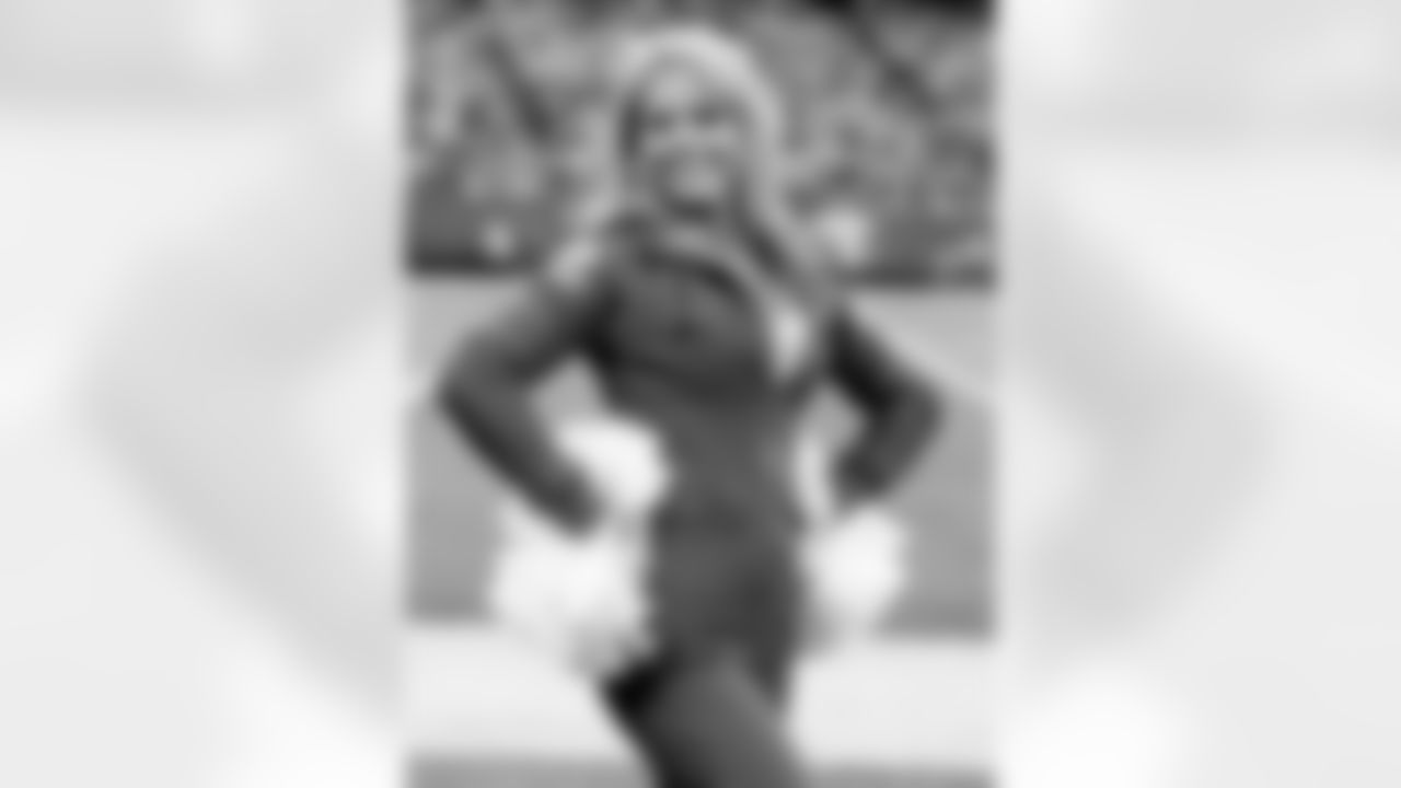 Jessica S - 2009 Flight Crew Member Photos