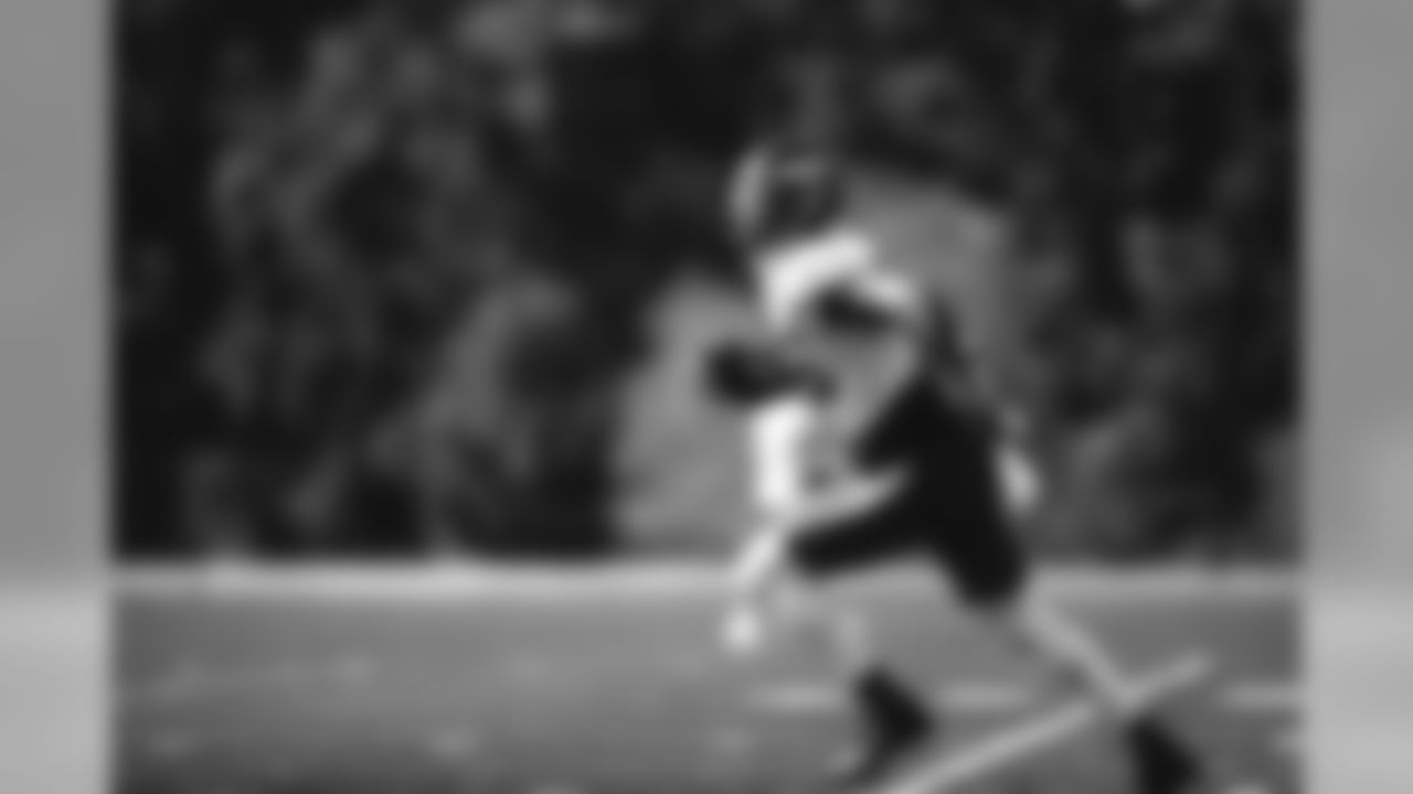 E_SNY_5785