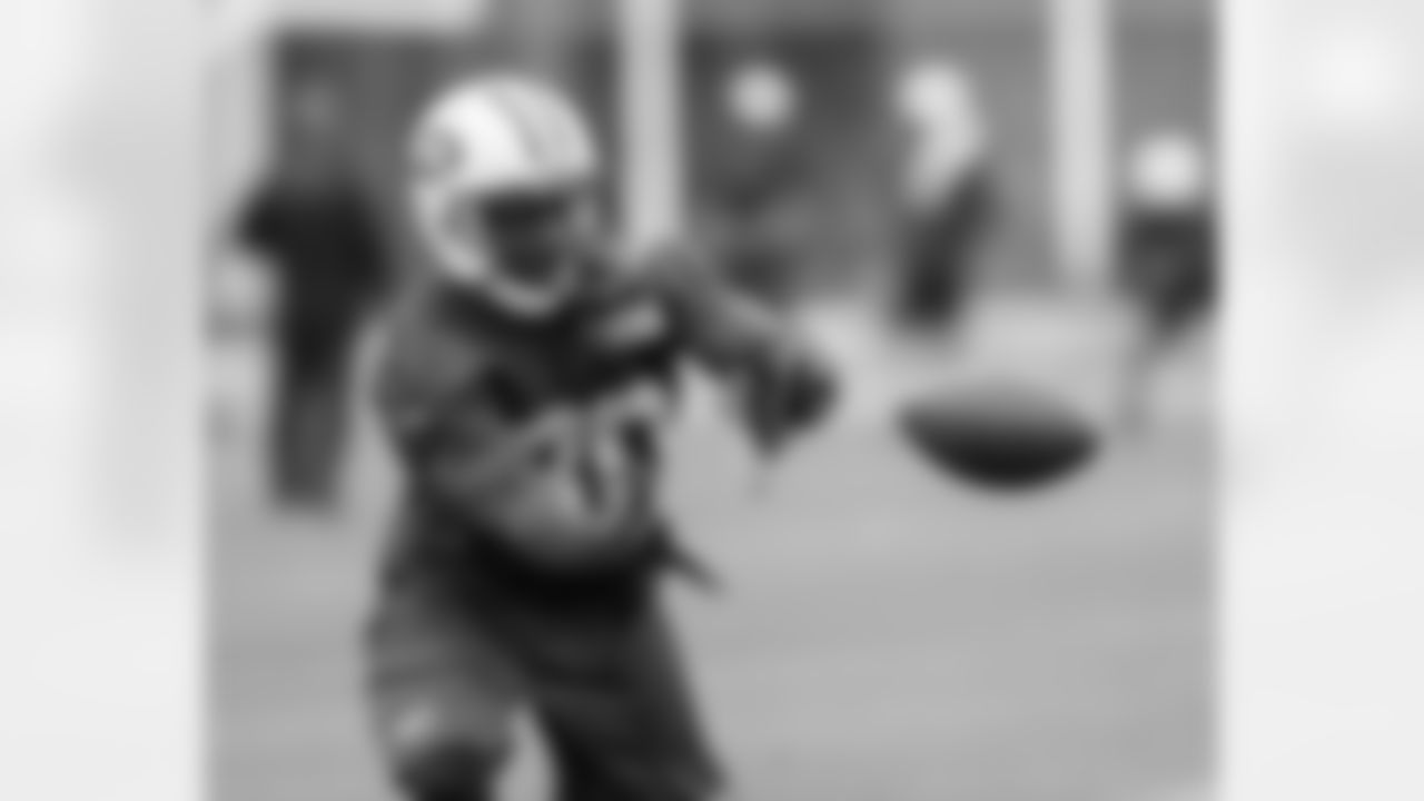 Darrin Walls has stepped up in a big way after the injuries to the secondary. He sealed the victory against Cincinnati with a fourth-quarter interception and has continued to build momentum. The cornerback said he knew he had to make an impact after the injuries: Once a player gets hurt it's an opportunity for another player to step up. You want to do as good or better than whoever it is that went down. That's my whole mentality. They expect me to play well."