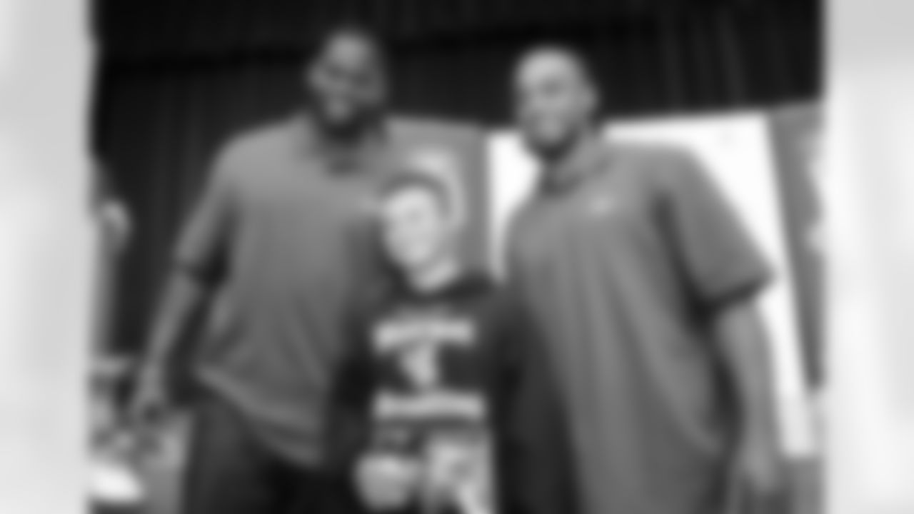 NFL Play 60 Challenge: Wilson and Dixon Inspire Local Kids