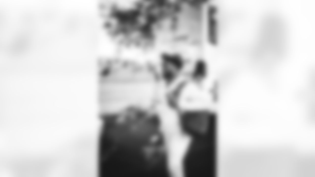 SNY_6480_1