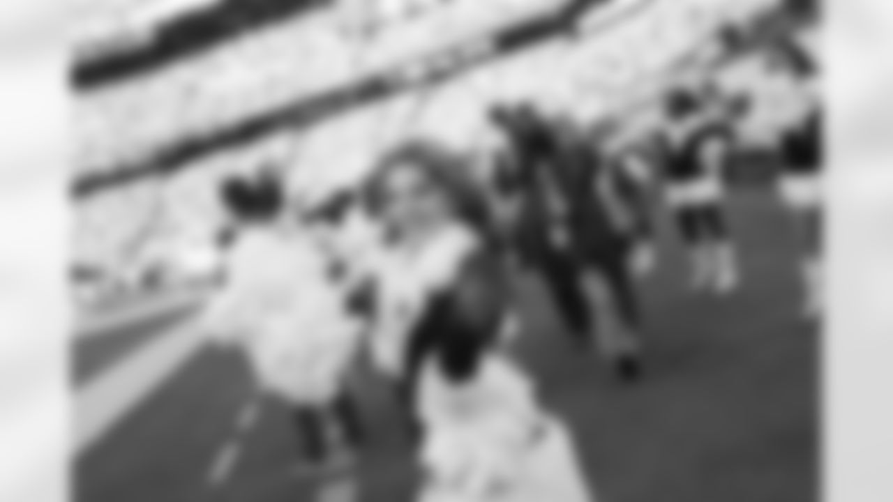 New York Jets Flight Crew: Jets vs Giants