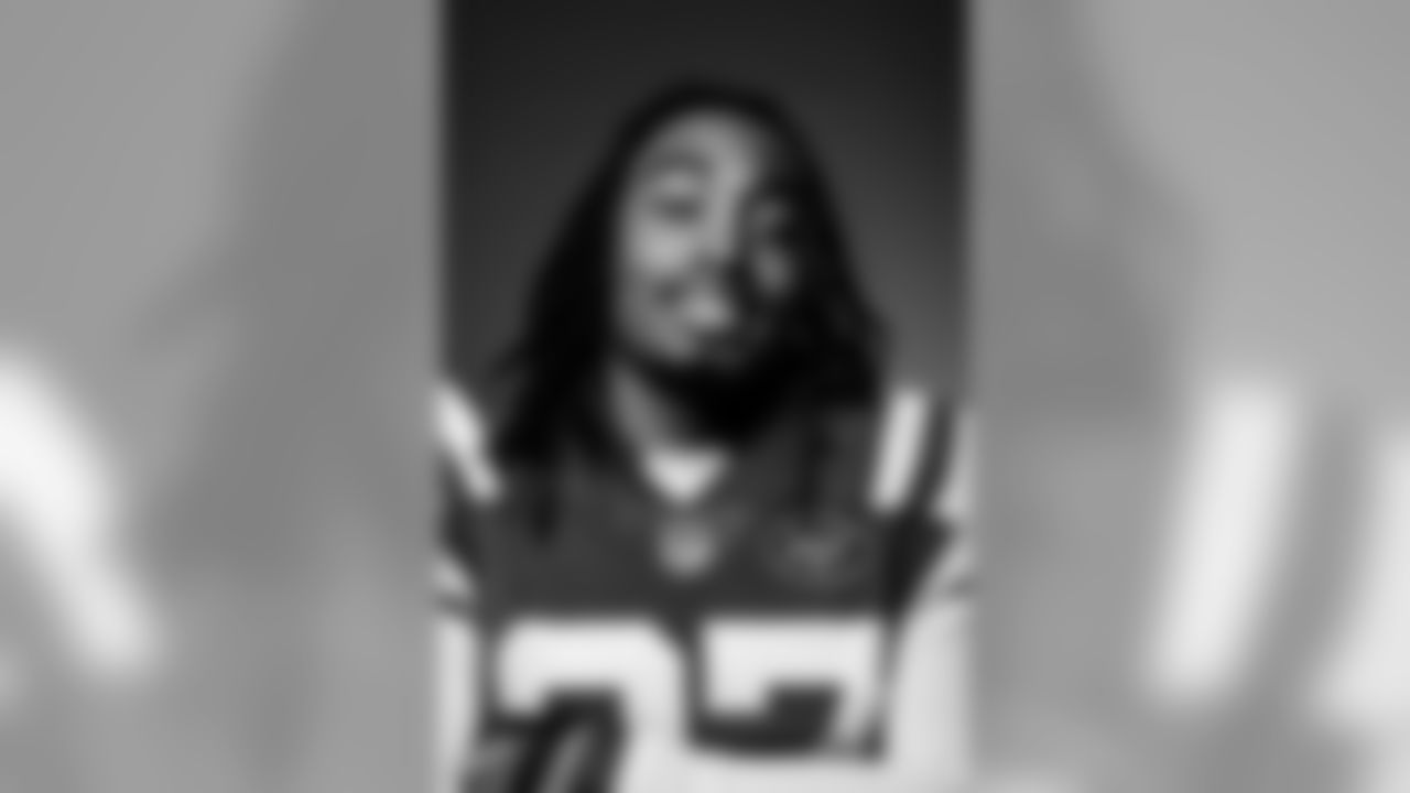 27 Darryl Roberts (CB)