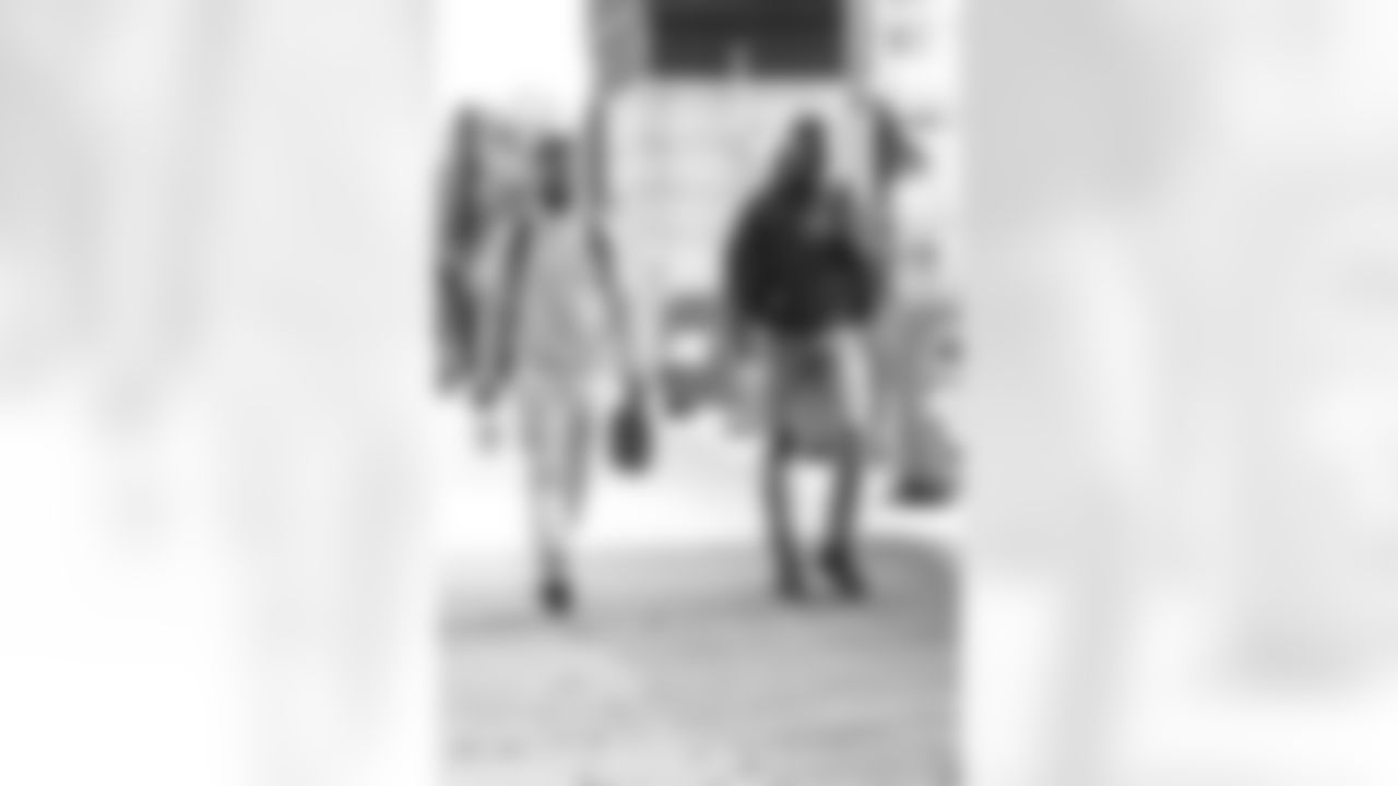 E_SNY10436