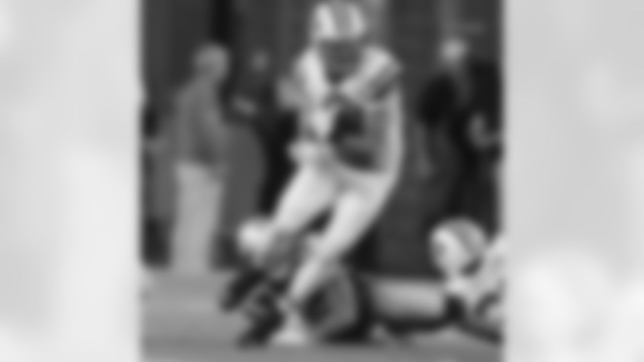 WR Eric Decker could see more looks this week as defenses will have to account for WR Percy Harvin. Against the Patriots last Thursday, Decker, who has still been dealing with a lingering hamstring issue, had four catches for 65 yards while former Jet CB Darrelle Revis was shadowing him for most of the night.