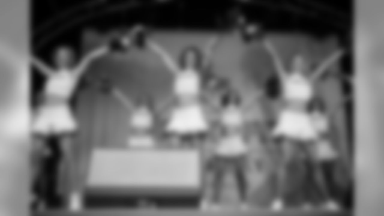 NFL_PICADILLY_MGJ-118