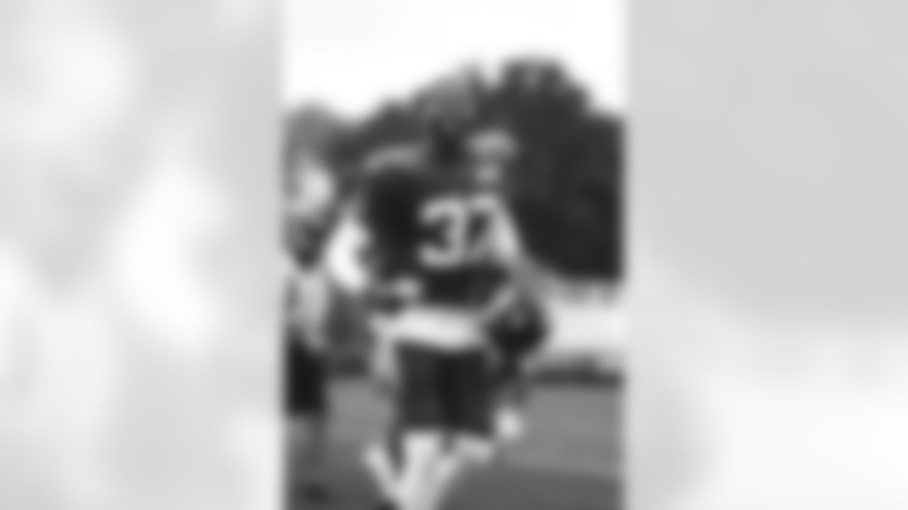 E_SNY30457