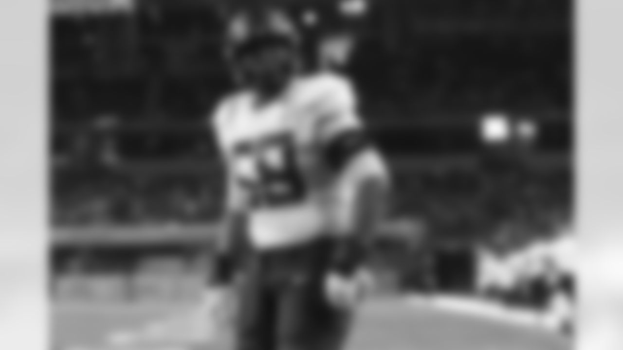 Penei Sewell, OT, Oregon