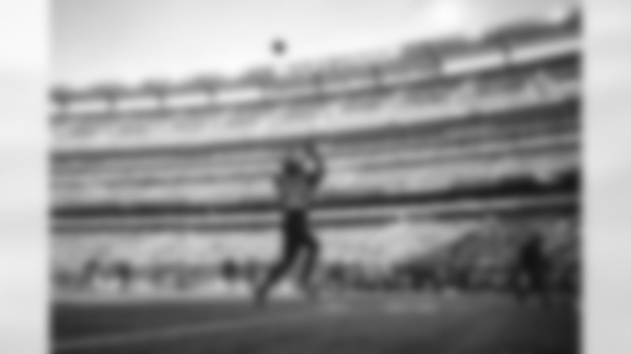 E_SNY_7002