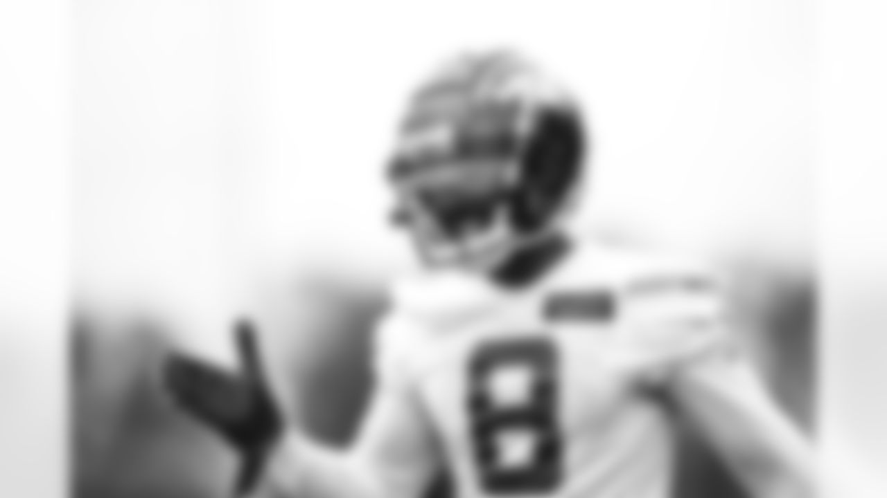 WR Elijah Moore