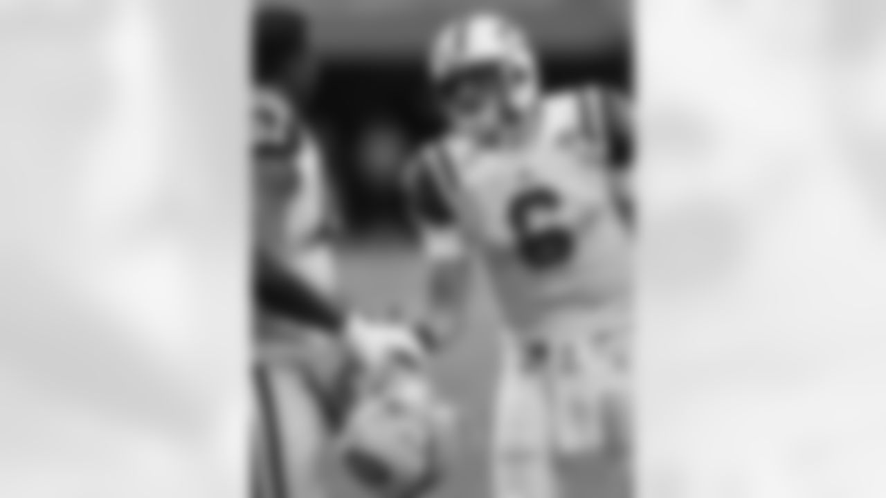 2010 Week 9 Jets vs Lions Game Photos