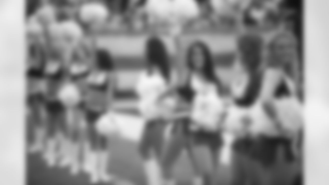 New York Jets Flight Crew: Jets vs Bills