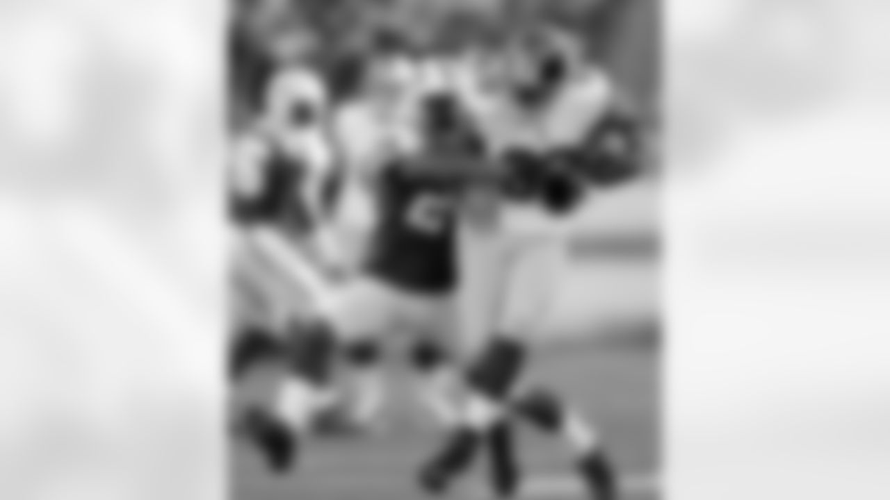 Darrelle Revis Photos