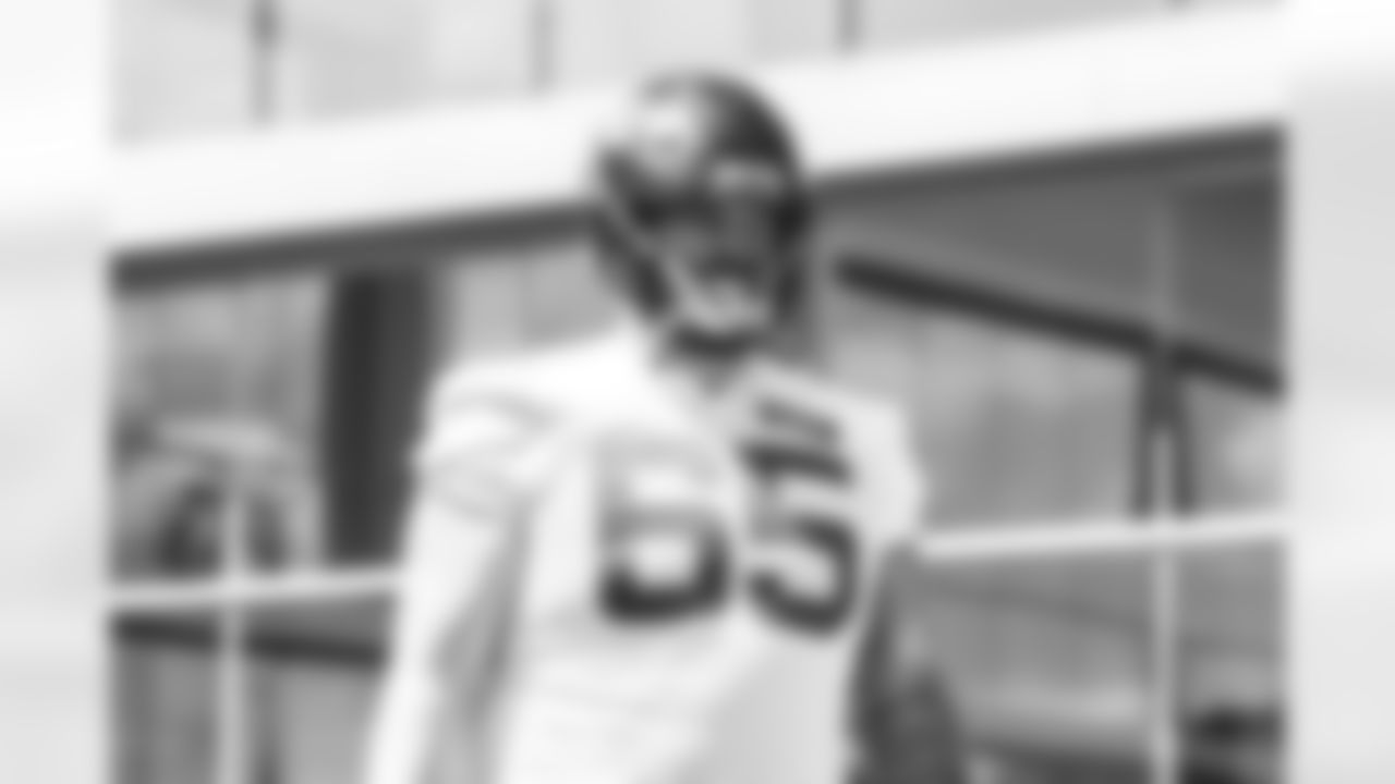 OL Trystan Colon