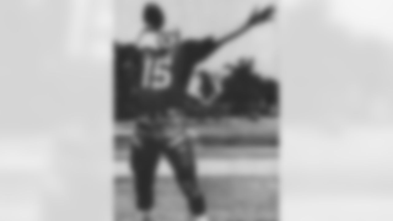 QB Al Dorow shows his form