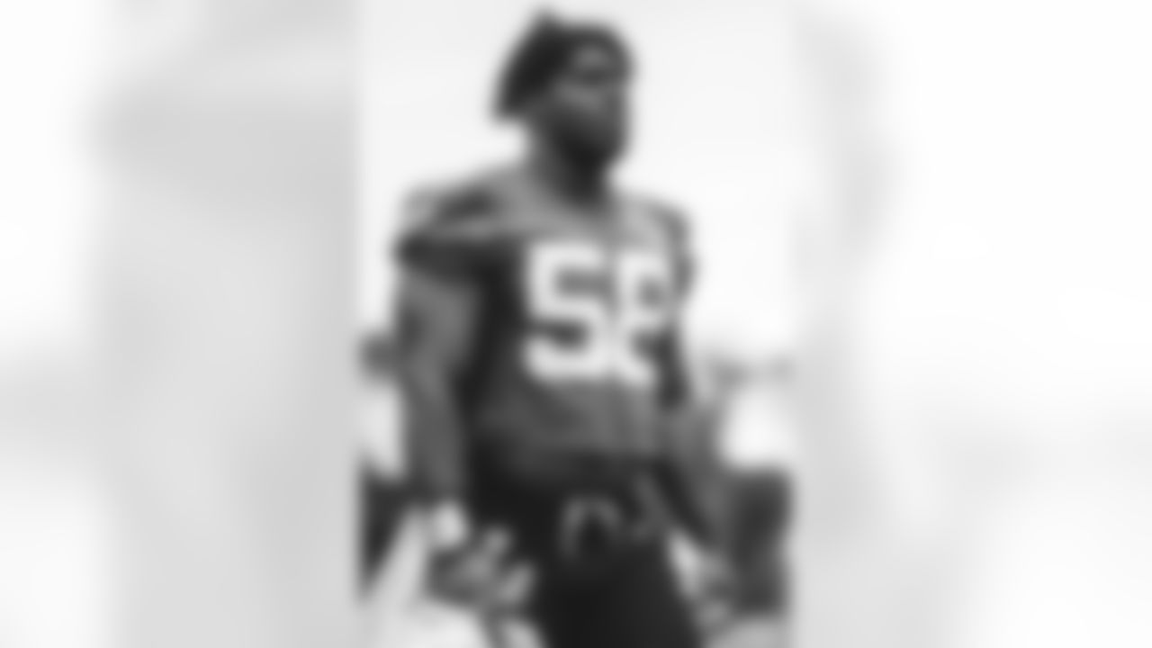 DL Carl Lawson