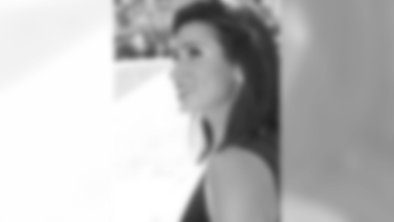 Samantha L. 2009 Flight Crew Member Photos