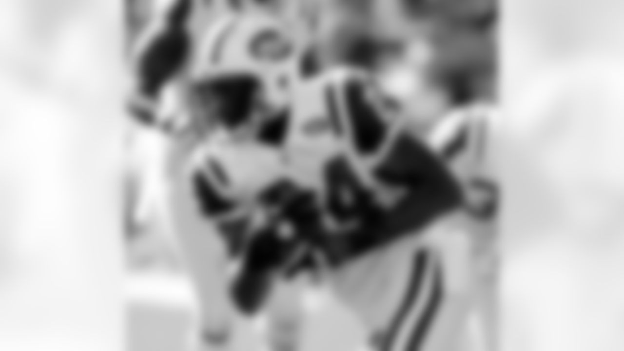 Darrelle Revis Photos