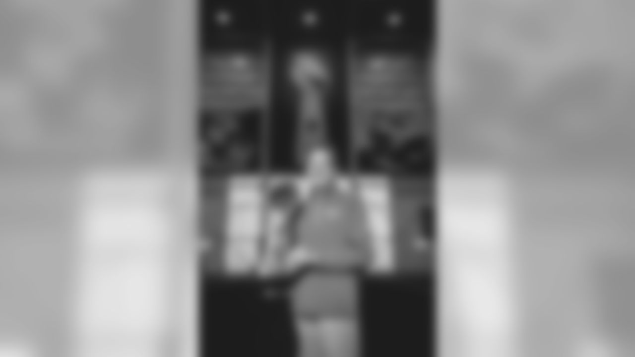 E_1D2_6604