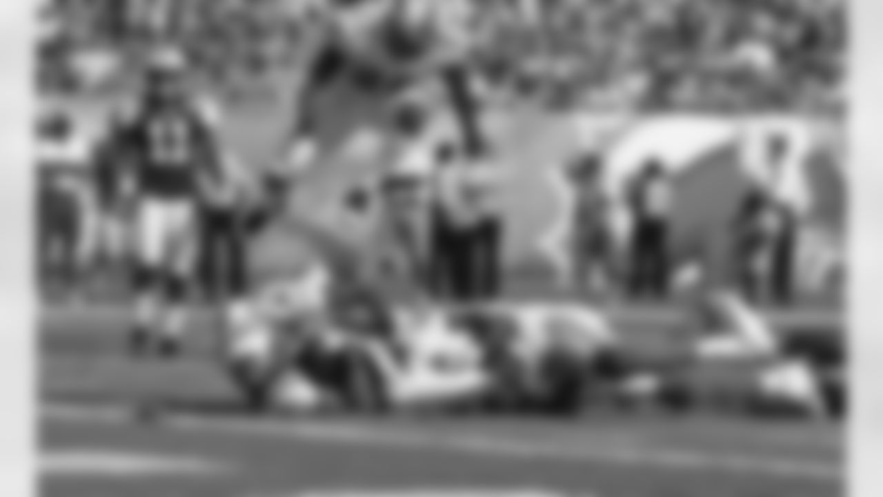 2011 Regular Season Week 17 Jets at Dolphins Game Photos