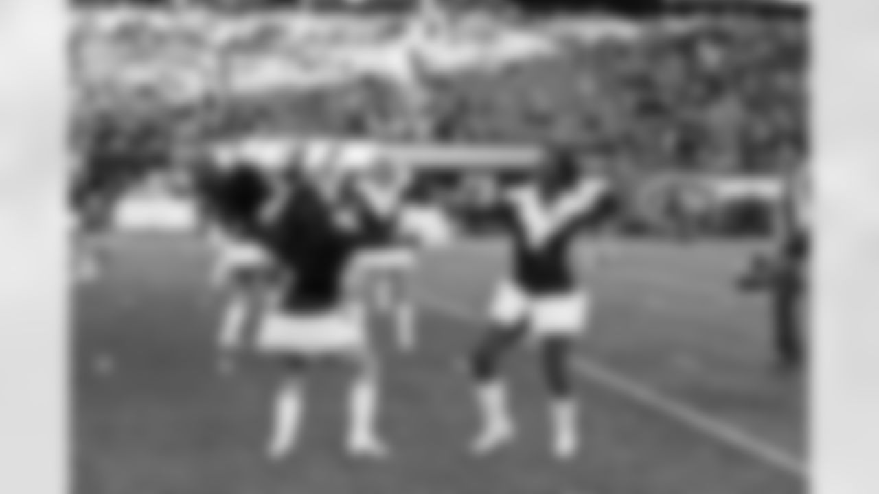 New York Jets Flight Crew: Jets vs Giants