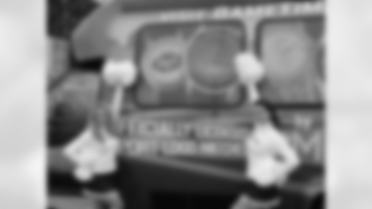 Partner with the New York Jets Flight Crew Cheerleaders