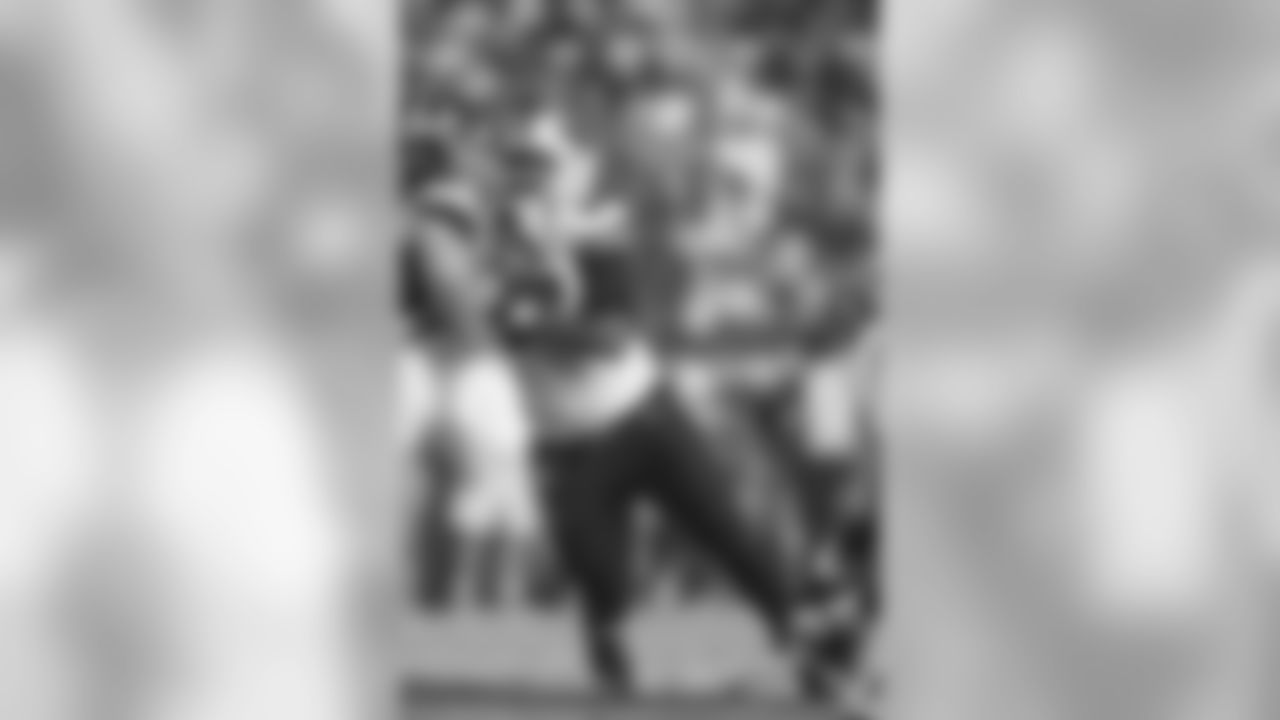 DE Adolphus Washington