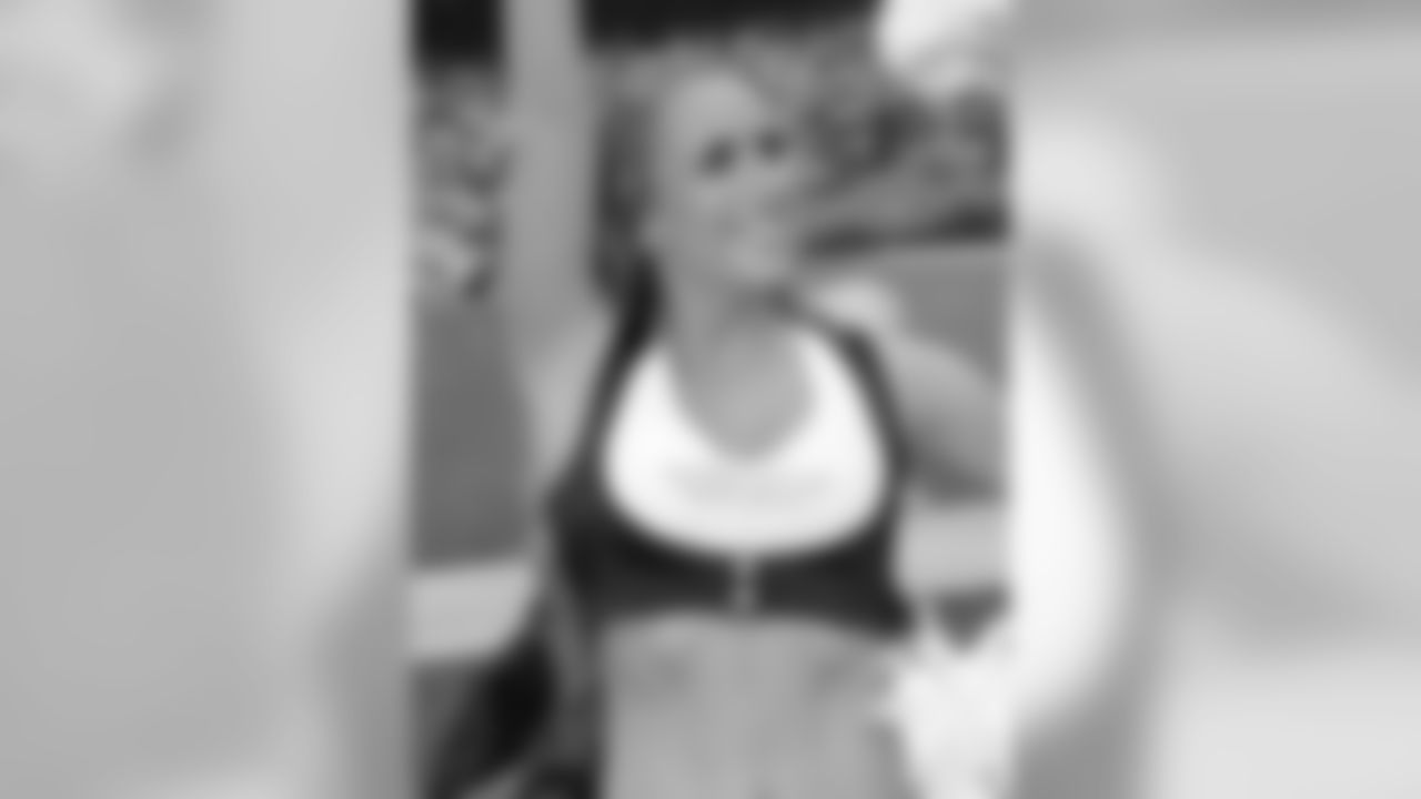 Amanda C. 2009 Flight Crew Member Photos