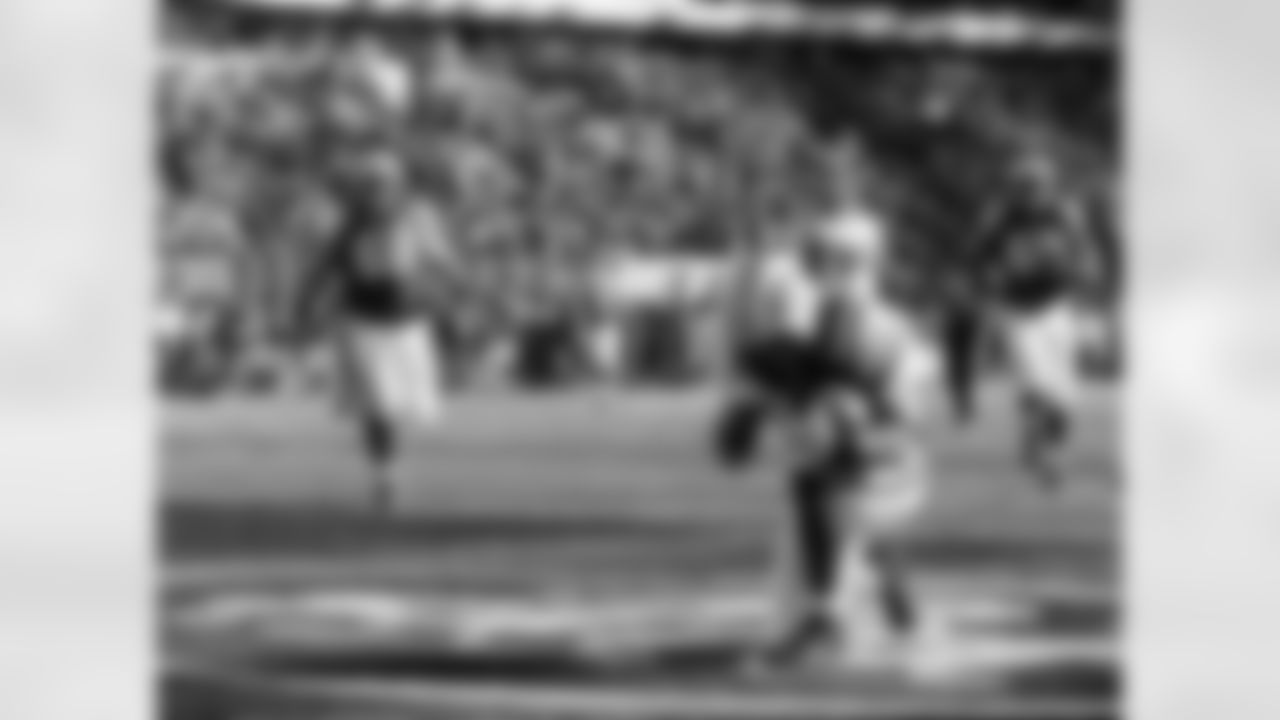 2011 Regular Season Week 16 Jets vs. Giants Game Photos
