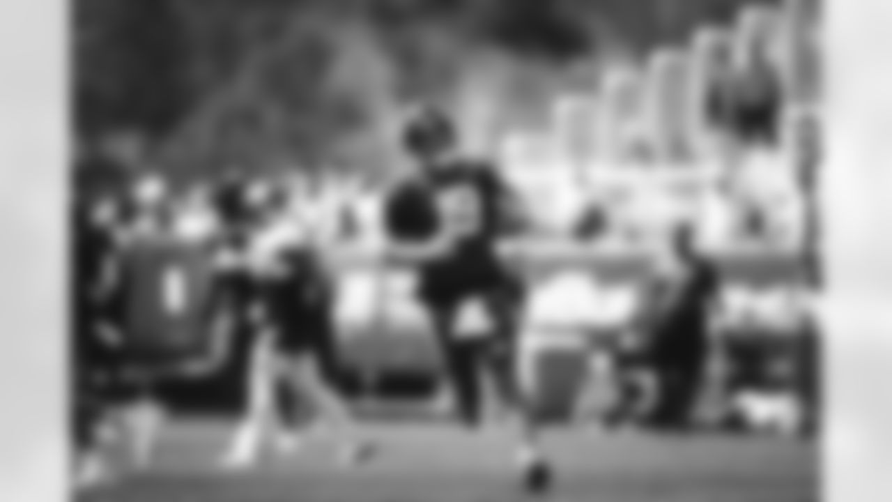 E_SNY27269