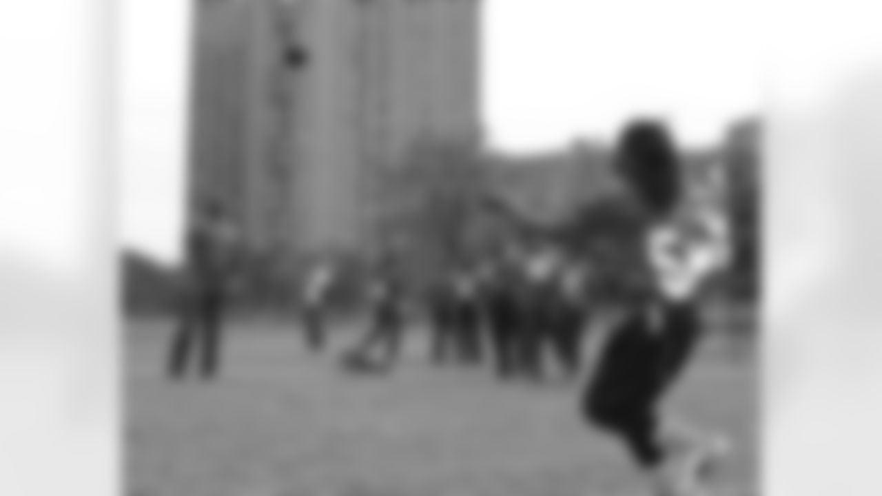 Jets Announce $150,000 Grant to Start Girls' Varsity Flag Football Program