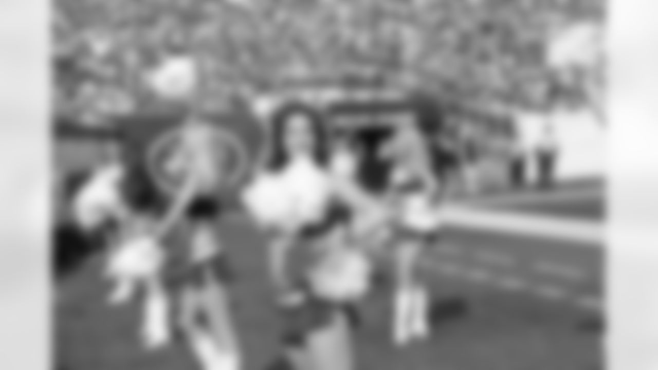 New York Jets Flight Crew: Jets vs Chargers