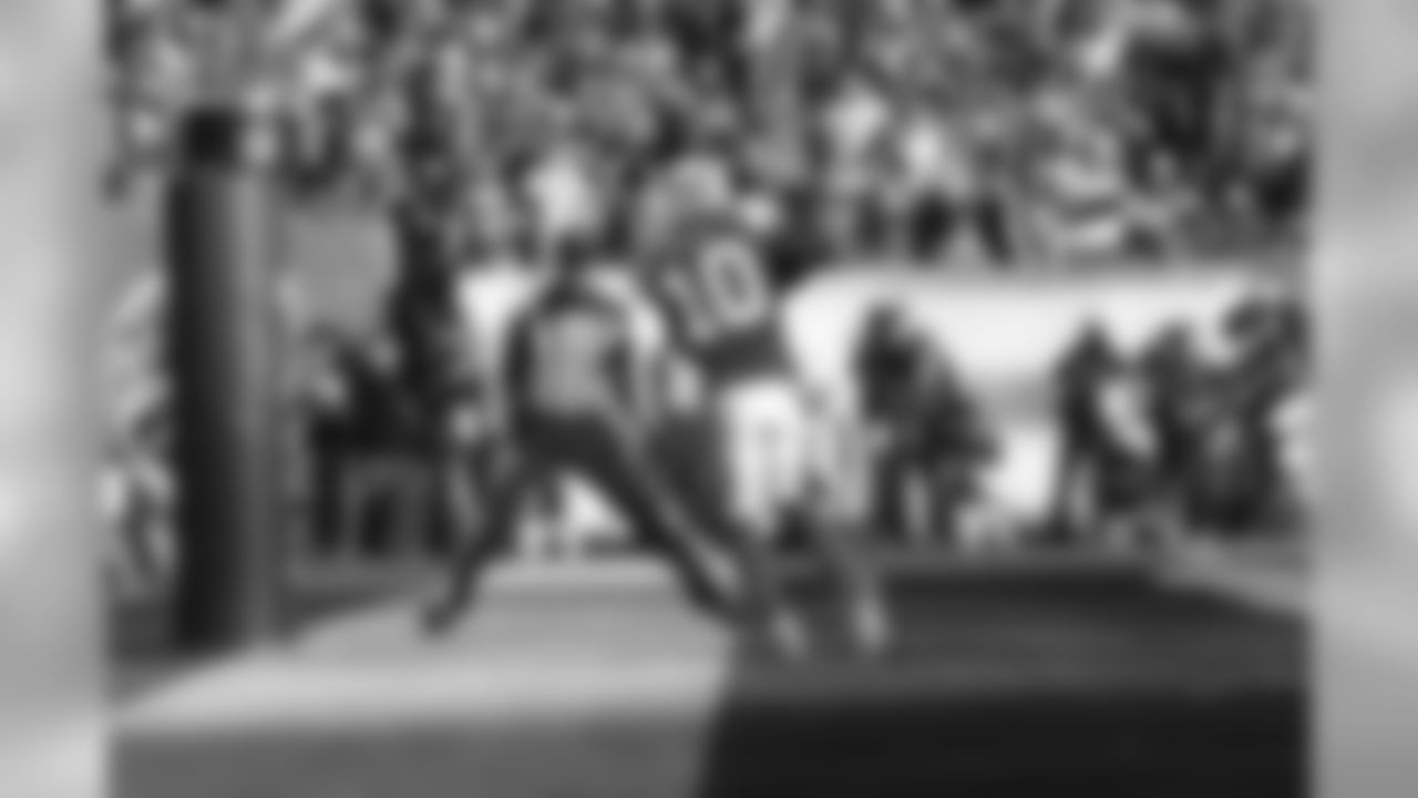 2011 Regular Season Week 14 Jets vs. Chiefs Game Photos