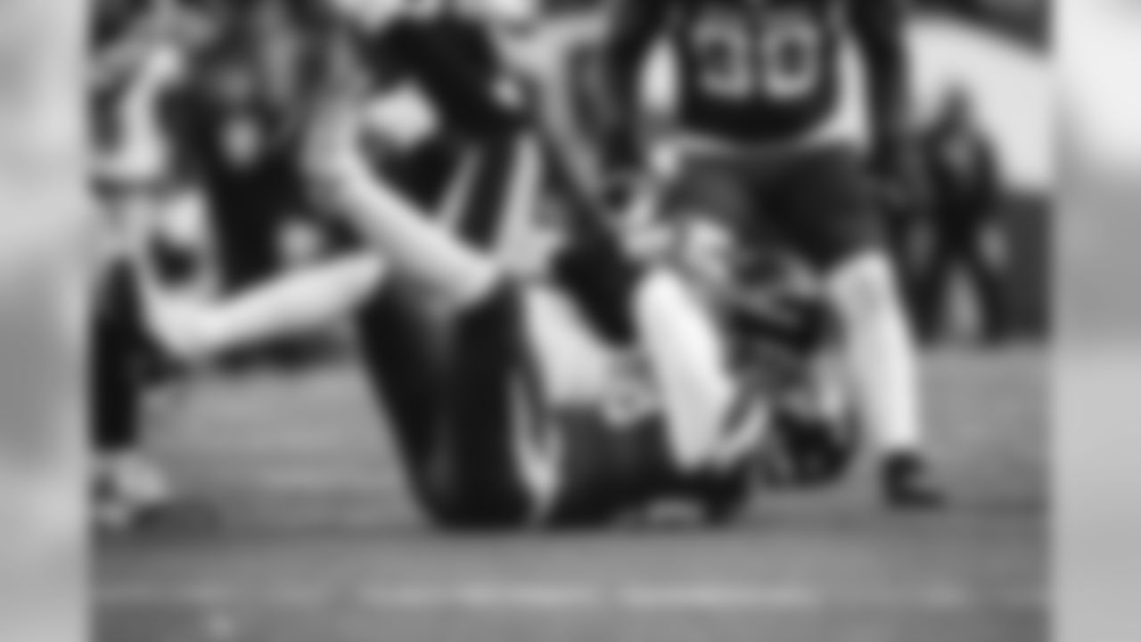E_SNY_7830