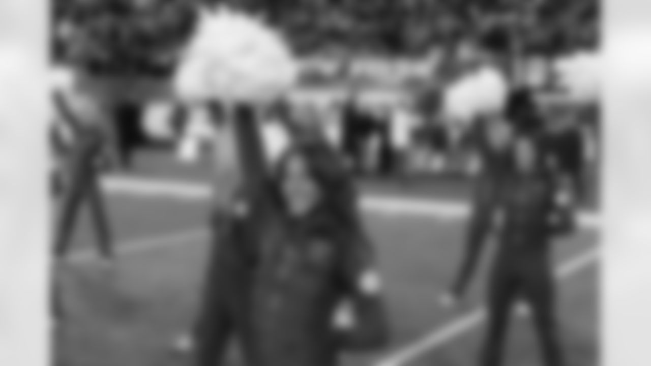 2010 Week 12 Jets vs Bengals Flight Crew Photos