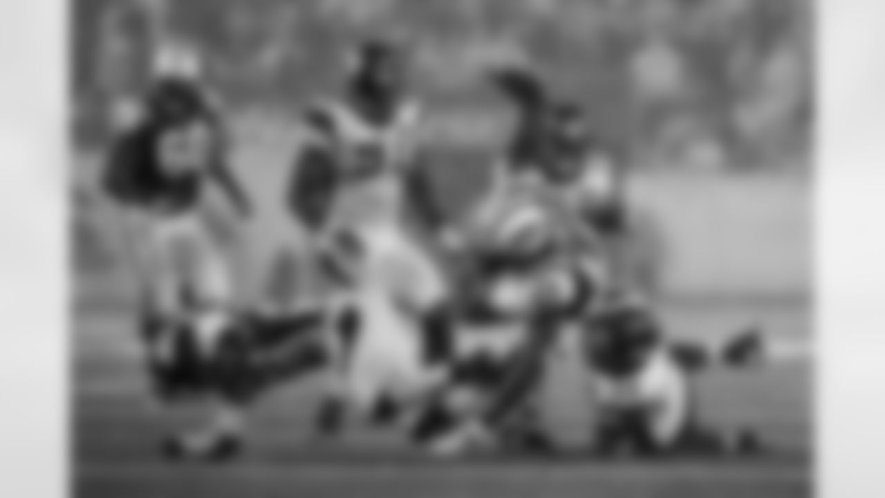 2010 Week 5 Jets vs Vikings Game Photos