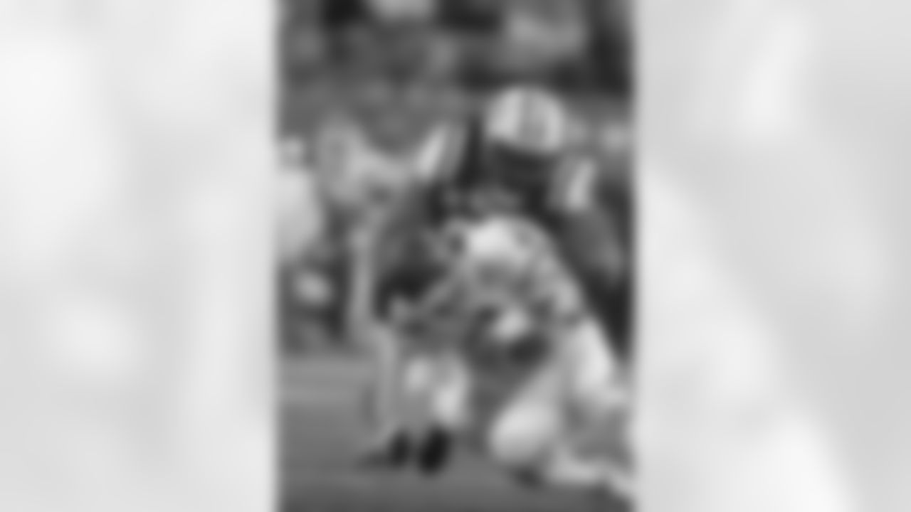 2011 Regular Season Week 14 Jets vs. Chiefs Game Photos