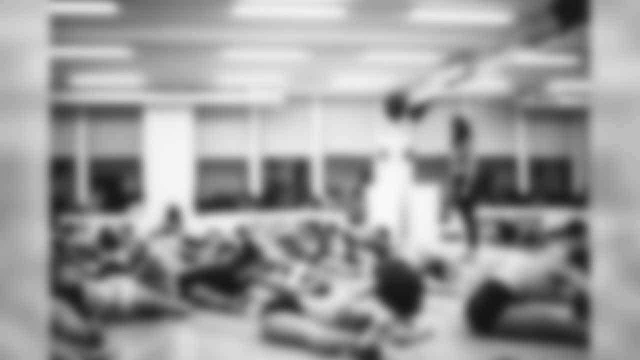 E_SNY_2323