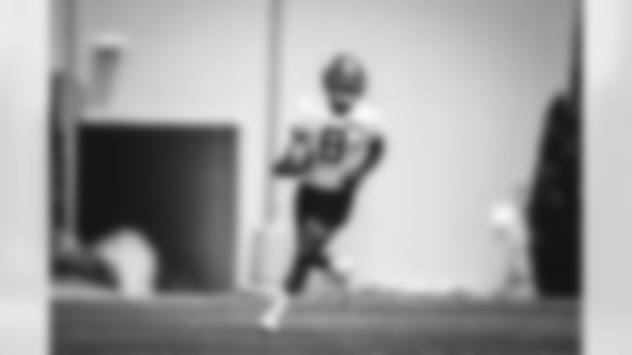 WR Elijah Moore