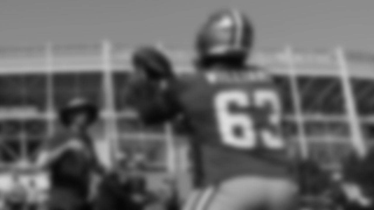 OL Isaiah Williams