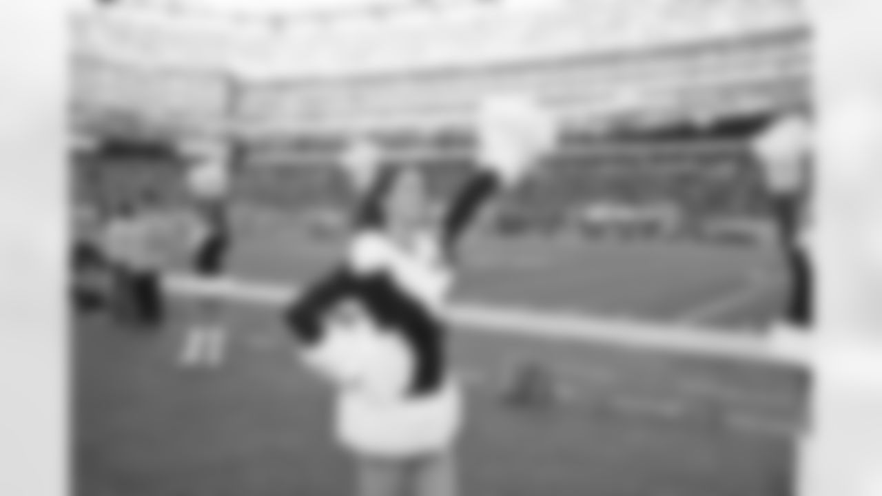 New York Jets Flight Crew: Jets vs Giants