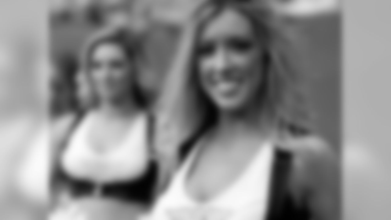 Lauren Z. 2009 Flight Crew Member Photos