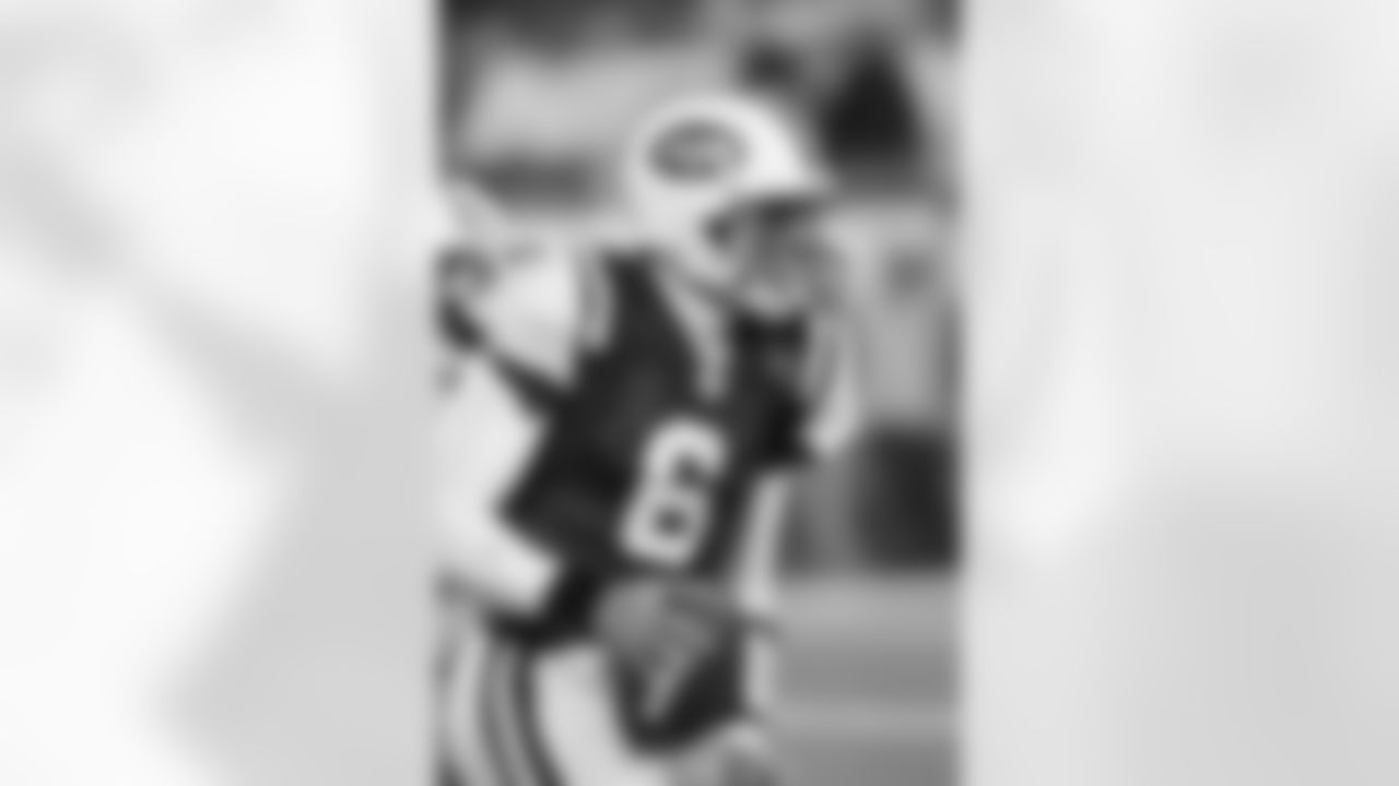 2010 Week 14 Jets vs Dolphins Game Photos