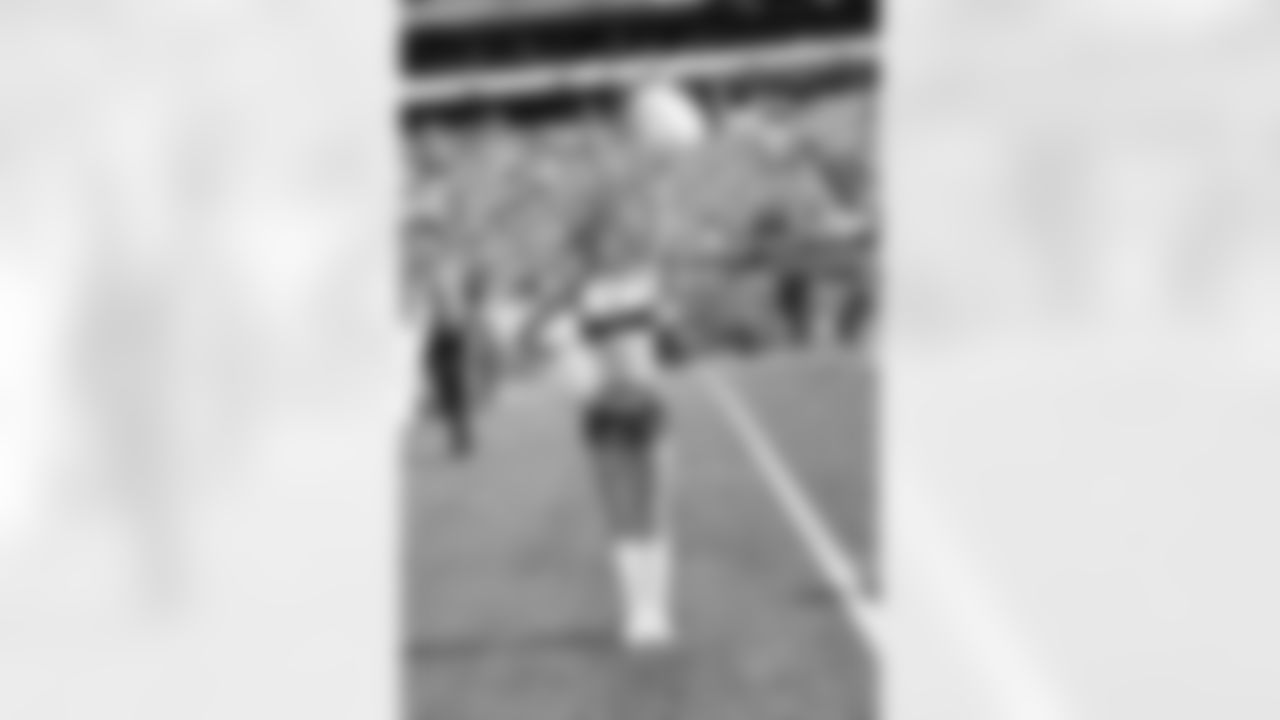 New York Jets Flight Crew: Jets vs Chargers