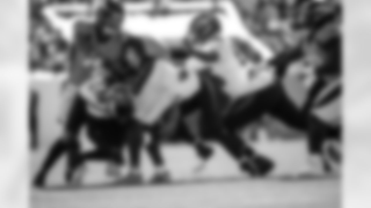 E_SS3_4698