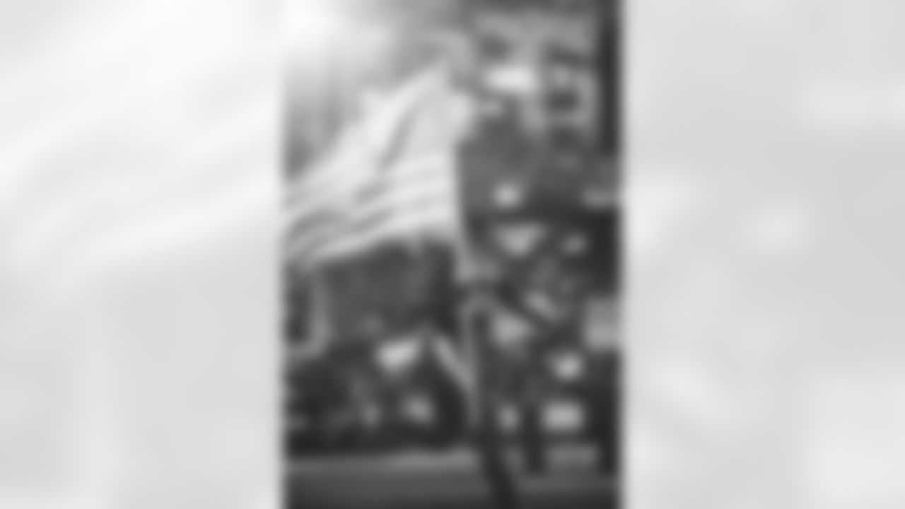 E_SNY_8942